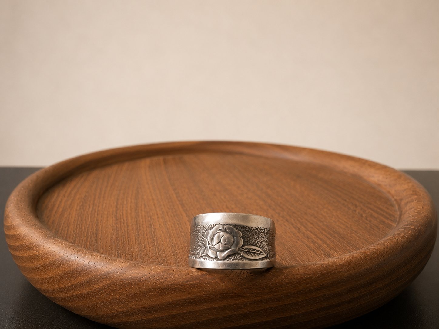 Wide Rose Engraved
